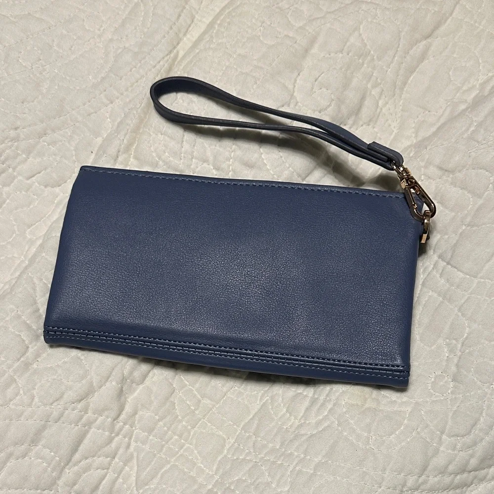 Target Navy Wristlet Clutch‎